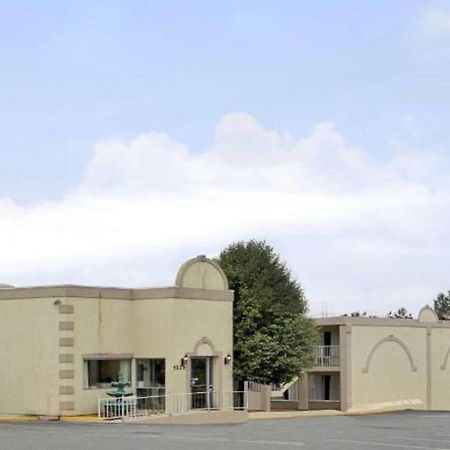 Rodeway Inn Concord Dış mekan fotoğraf