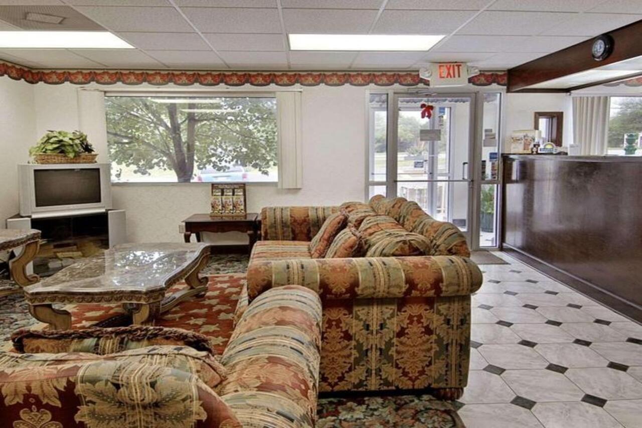 Rodeway Inn Concord Dış mekan fotoğraf