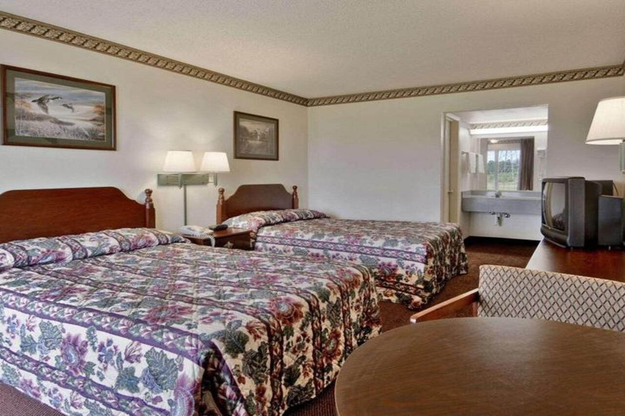 Rodeway Inn Concord Dış mekan fotoğraf