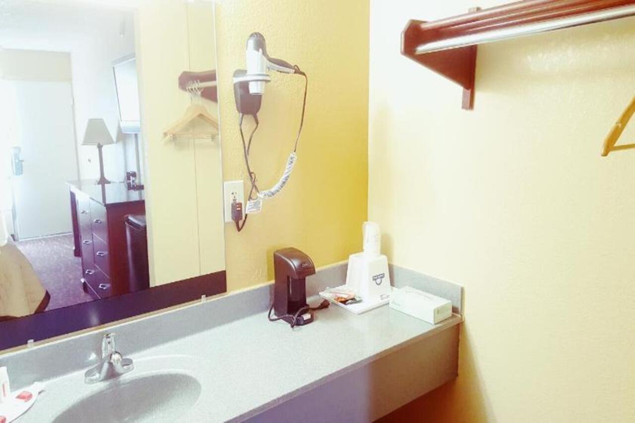 Rodeway Inn Concord Dış mekan fotoğraf